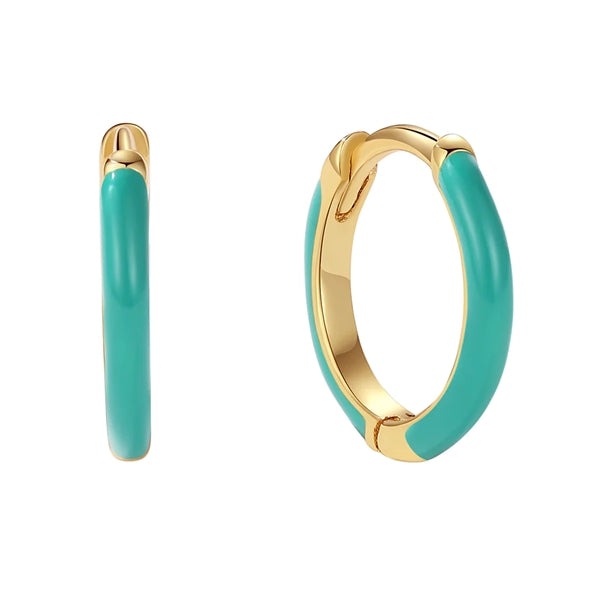 Elin creoler i 18 karat forgyldt sterlingsølv med turkis emalje, 13 mm fra MerlePerle.
